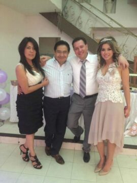 Imágenes para rendir homenaje a persona finada, estas pueden variar en su contenido.