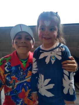 Imágenes para rendir homenaje a persona finada, estas pueden variar en su contenido.