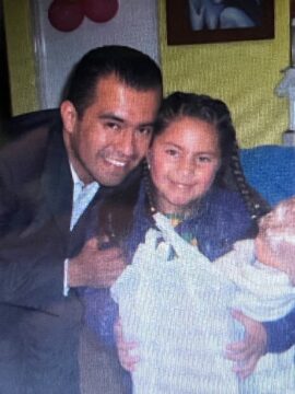 Imágenes para rendir homenaje a persona finada, estas pueden variar en su contenido.