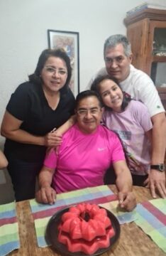 Imágenes para rendir homenaje a persona finada, estas pueden variar en su contenido.