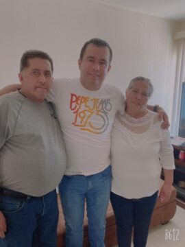 Imágenes para rendir homenaje a persona finada, estas pueden variar en su contenido.