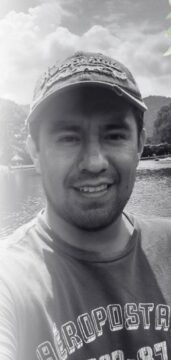 Imágenes para rendir homenaje a persona finada, estas pueden variar en su contenido.