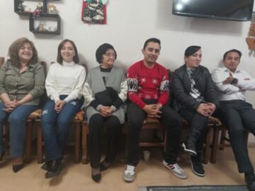 Imágenes para rendir homenaje a persona finada, estas pueden variar en su contenido.