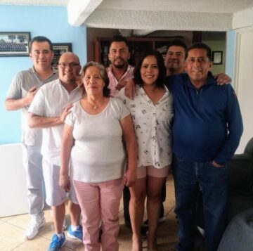 Imágenes para rendir homenaje a persona finada, estas pueden variar en su contenido.