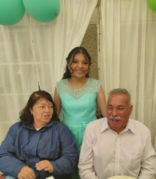 Imágenes para rendir homenaje a persona finada, estas pueden variar en su contenido.