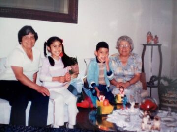 Imágenes para rendir homenaje a persona finada, estas pueden variar en su contenido.