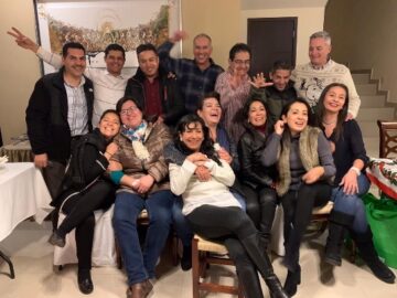 Imágenes para rendir homenaje a persona finada, estas pueden variar en su contenido.