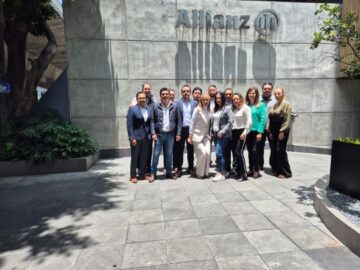 Imágenes para rendir homenaje a persona finada, estas pueden variar en su contenido.