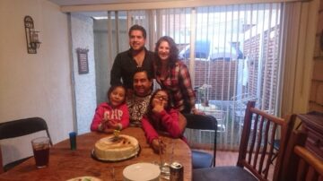 Imágenes para rendir homenaje a persona finada, estas pueden variar en su contenido.