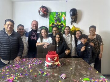 Imágenes para rendir homenaje a persona finada, estas pueden variar en su contenido.