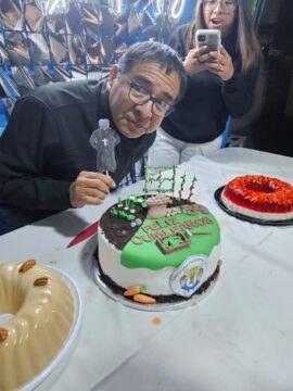 Imágenes para rendir homenaje a persona finada, estas pueden variar en su contenido.