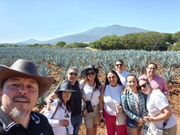 Imágenes para rendir homenaje a persona finada, estas pueden variar en su contenido.