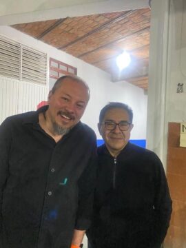 Imágenes para rendir homenaje a persona finada, estas pueden variar en su contenido.