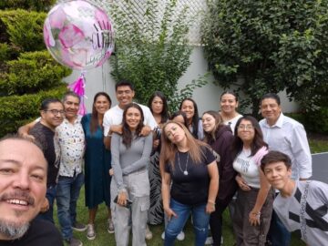 Imágenes para rendir homenaje a persona finada, estas pueden variar en su contenido.