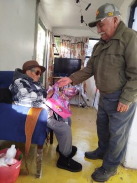 Imágenes para rendir homenaje a persona finada, estas pueden variar en su contenido.