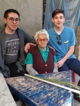 Imágenes para rendir homenaje a persona finada, estas pueden variar en su contenido.