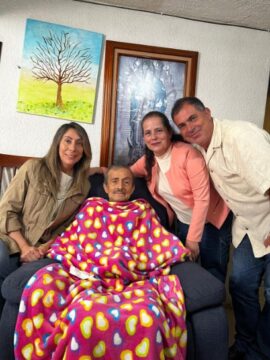 Imágenes para rendir homenaje a persona finada, estas pueden variar en su contenido.