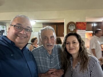 Imágenes para rendir homenaje a persona finada, estas pueden variar en su contenido.