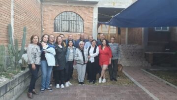 Imágenes para rendir homenaje a persona finada, estas pueden variar en su contenido.