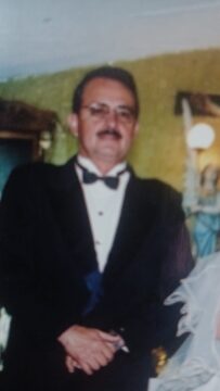 Imágenes para rendir homenaje a persona finada, estas pueden variar en su contenido.