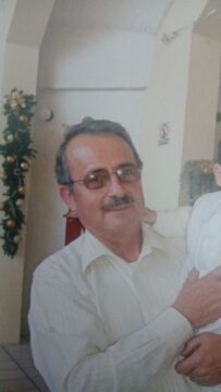 Imágenes para rendir homenaje a persona finada, estas pueden variar en su contenido.