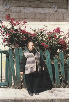 Imágenes para rendir homenaje a persona finada, estas pueden variar en su contenido.