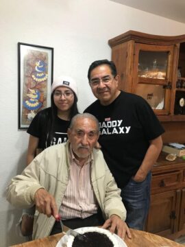 Imágenes para rendir homenaje a persona finada, estas pueden variar en su contenido.