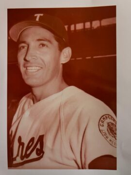 Imágenes para rendir homenaje a persona finada, estas pueden variar en su contenido.