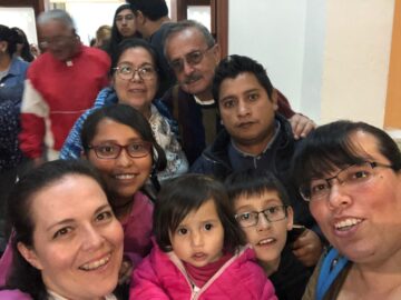 Imágenes para rendir homenaje a persona finada, estas pueden variar en su contenido.