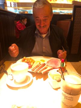 Imágenes para rendir homenaje a persona finada, estas pueden variar en su contenido.