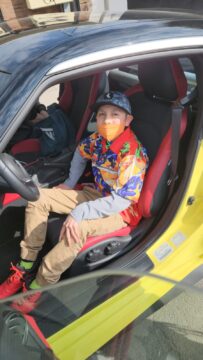 Imágenes para rendir homenaje a persona finada, estas pueden variar en su contenido.