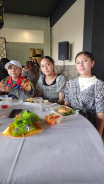 Imágenes para rendir homenaje a persona finada, estas pueden variar en su contenido.