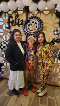 Imágenes para rendir homenaje a persona finada, estas pueden variar en su contenido.