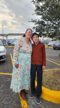 Imágenes para rendir homenaje a persona finada, estas pueden variar en su contenido.