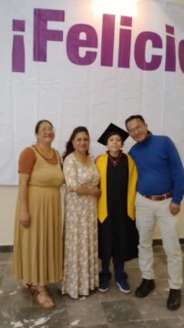 Imágenes para rendir homenaje a persona finada, estas pueden variar en su contenido.