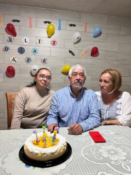 Imágenes para rendir homenaje a persona finada, estas pueden variar en su contenido.