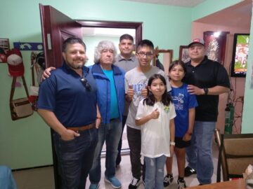 Imágenes para rendir homenaje a persona finada, estas pueden variar en su contenido.