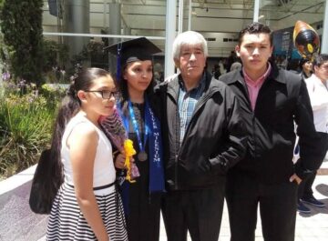 Imágenes para rendir homenaje a persona finada, estas pueden variar en su contenido.