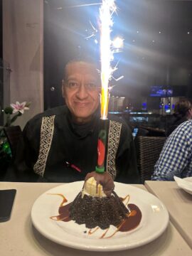 Imágenes para rendir homenaje a persona finada, estas pueden variar en su contenido.