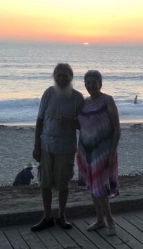 Imágenes para rendir homenaje a persona finada, estas pueden variar en su contenido.