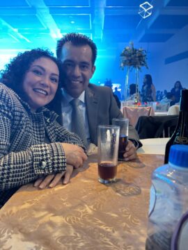 Imágenes para rendir homenaje a persona finada, estas pueden variar en su contenido.