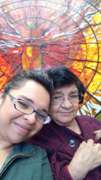 Imágenes para rendir homenaje a persona finada, estas pueden variar en su contenido.