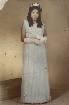 Imágenes para rendir homenaje a persona finada, estas pueden variar en su contenido.