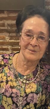 Imágenes para rendir homenaje a persona finada, estas pueden variar en su contenido.