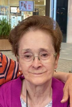 Imágenes para rendir homenaje a persona finada, estas pueden variar en su contenido.