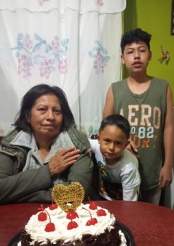 Imágenes para rendir homenaje a persona finada, estas pueden variar en su contenido.