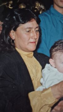 Imágenes para rendir homenaje a persona finada, estas pueden variar en su contenido.