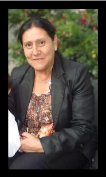 Imágenes para rendir homenaje a persona finada, estas pueden variar en su contenido.