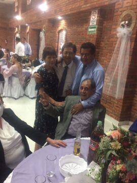 Imágenes para rendir homenaje a persona finada, estas pueden variar en su contenido.
