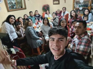 Imágenes para rendir homenaje a persona finada, estas pueden variar en su contenido.